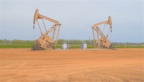 North Dakota tribe buys idle oil pipeline from Enbridge